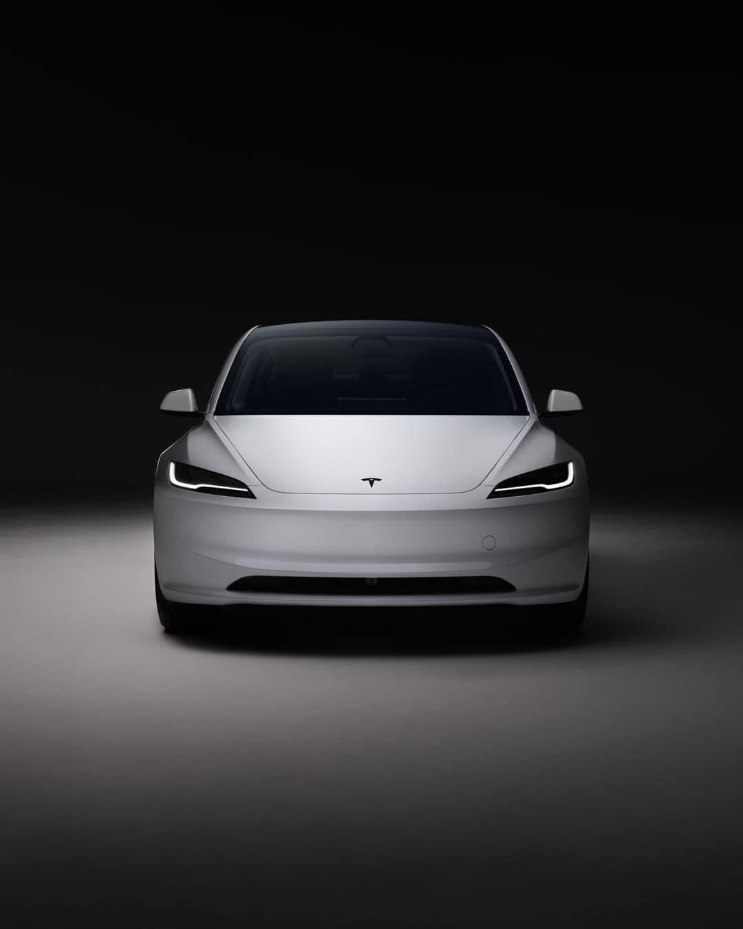 Tesla Model 3 RWD thumbnail 3