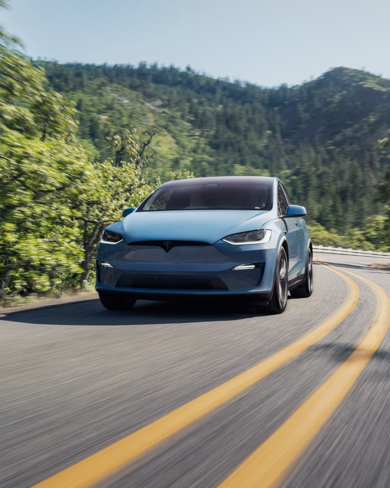 Tesla Model X&S thumbnail 5