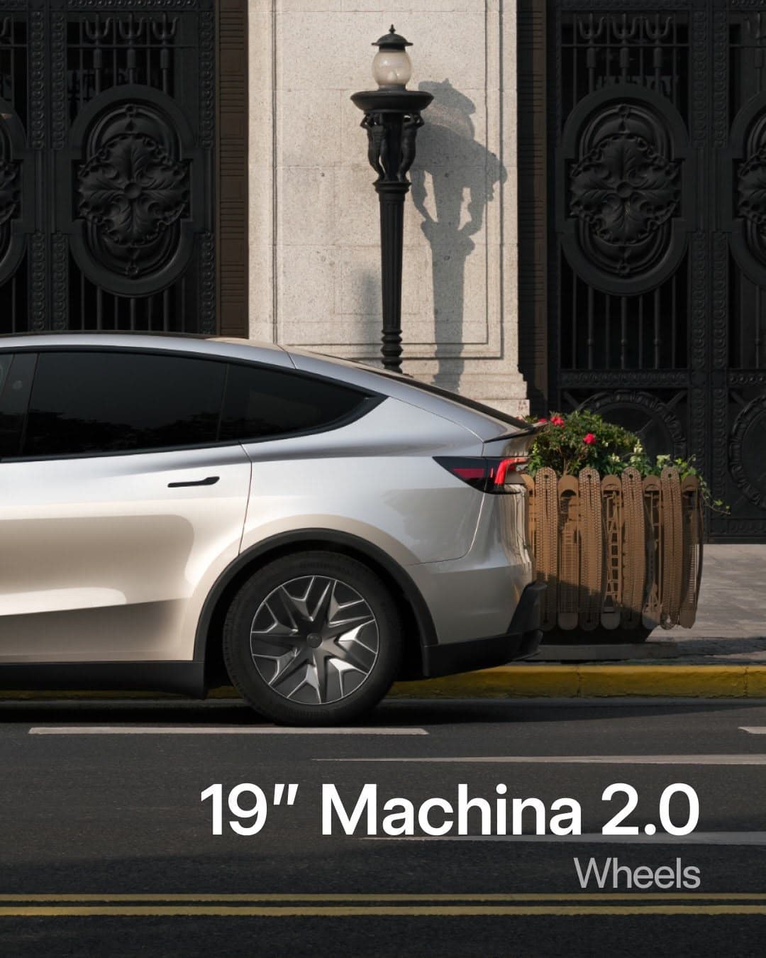 Tesla Model Y thumbnail 5